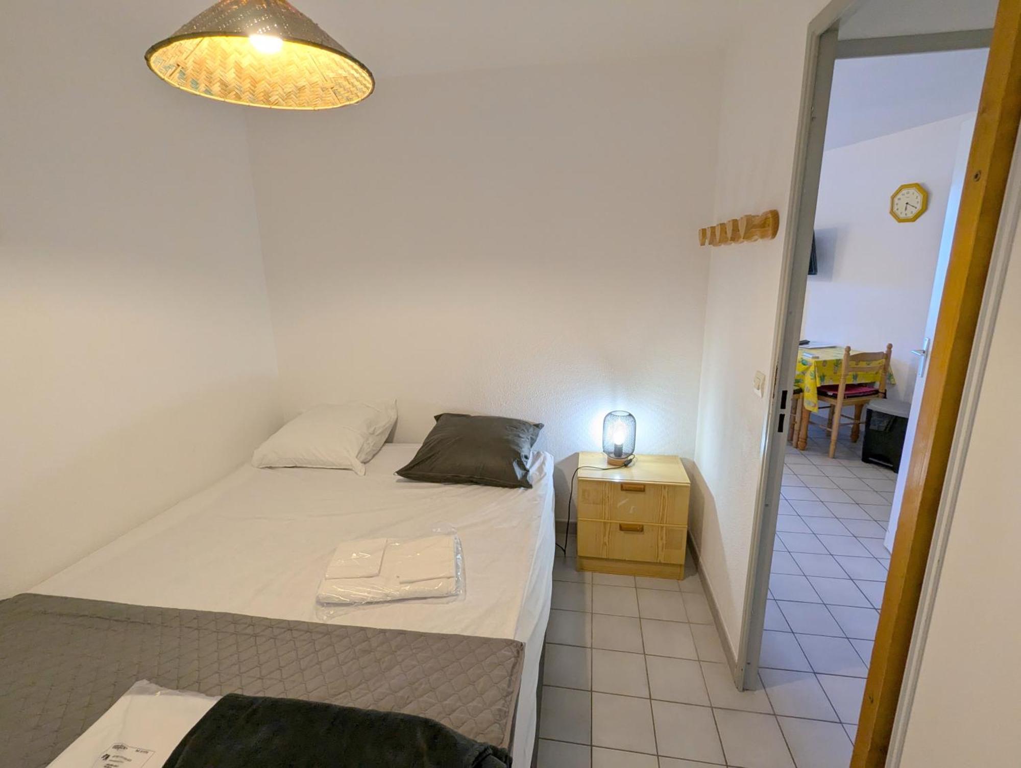 Sol-Y-Days Mathilde: Beachfront Garden Apartment with Parking Le Grau-du-Roi Exterior photo